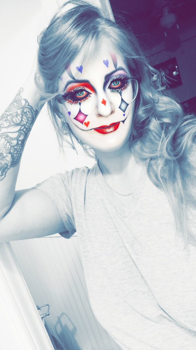 buckwild1206's tweet photo. Snapchat filters ❤️🤍🖤 https://t.co/fOW6FuuK1G