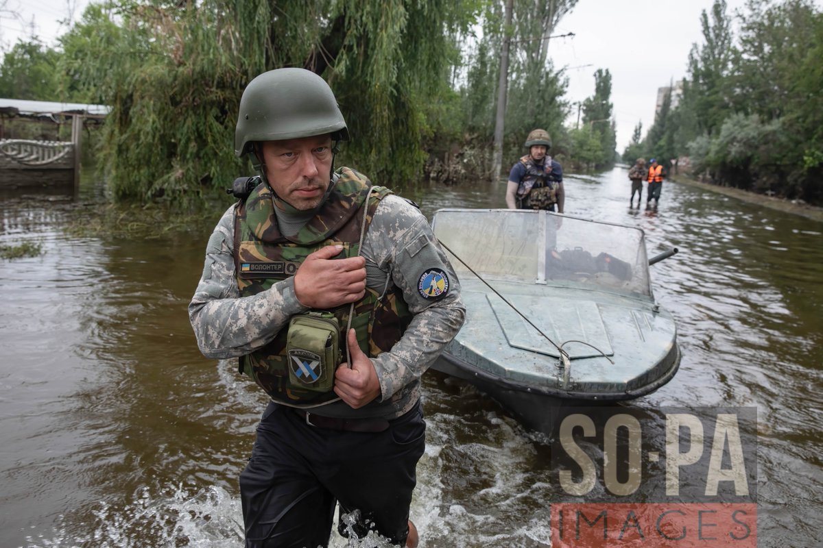 sopaimages's tweet image. #Massiveflooding has occurred in villages along the #DniproRiver in #Kherson, #Ukraine on Jun 7, 2023. After the #destruction of the #KakhovkaDam inundating communities along the river &amp;amp; dangerously dropping water levels in the communities. 📷 Matthew Hatcher &amp;amp; Mykhaylo Palinchak