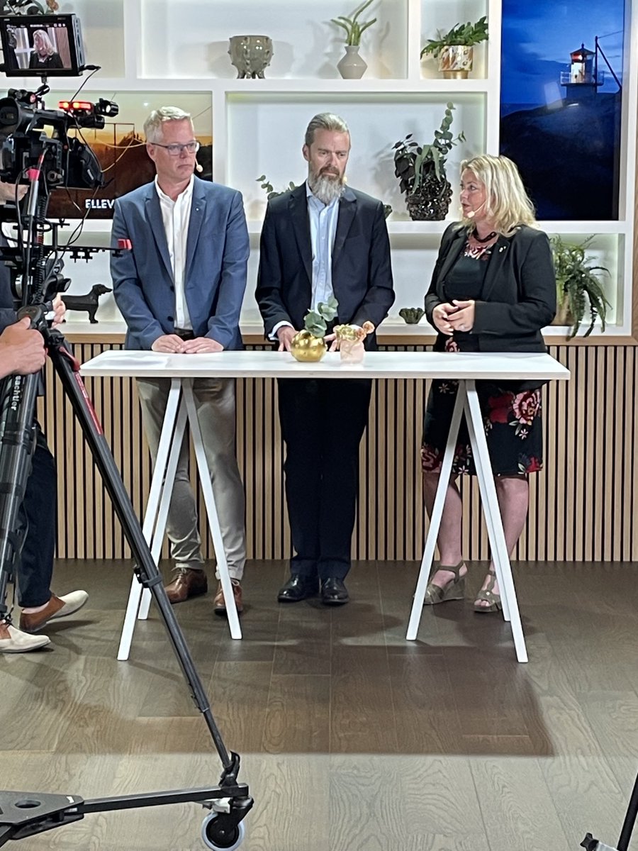 Anna_Lidberg's tweet photo. Idag lanserar ⁦@EllevioAB⁩ en ny rapport om den explosiva utveckling vi ser i elanvändning och elproduktion i Sverige till 2045, med regional nedbrytning. Även på DN Debatt idag https://t.co/4oxu8HC7gR #elektrifiering #elektrifierasverige #Ellevio https://t.co/wFvKxoizp6