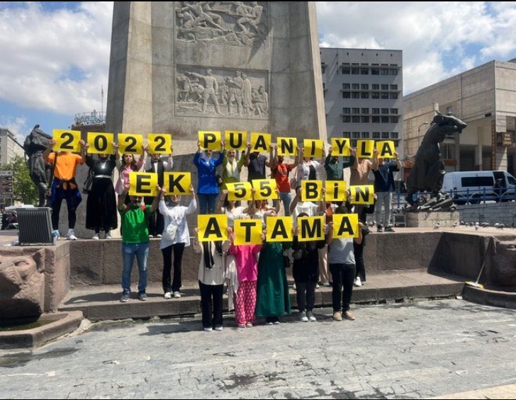 Kimimiz orada 
Kimimiz telefon başında
Kimimiz dualarıyla 
Biz hakkımız olanı alacağız Allah’ın izniyle…
#Ulusta55BinOEğretmen 
#EkAtama2022KPSSninHakkı