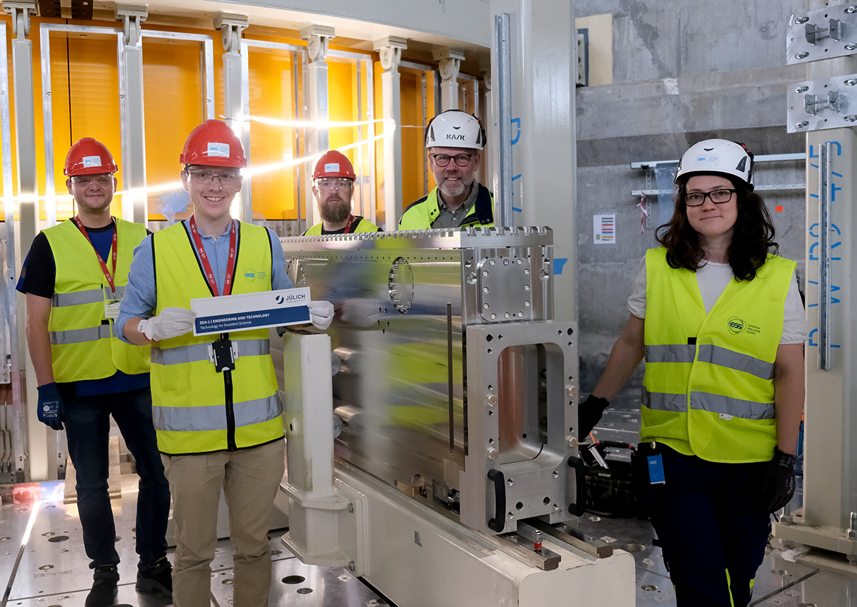 essneutron's tweet photo. Today, 🇩🇪 partner @fz_juelich is on-site at #ESS for the installation of the T-REX neutron beam port insert. The 16 inserts at ESS are crucial as they guide neutrons on the first part of their journey towards the instruments. A great collaboration! #buildingESS #ESSroadtoscience https://t.co/eZ6mKpVXx7