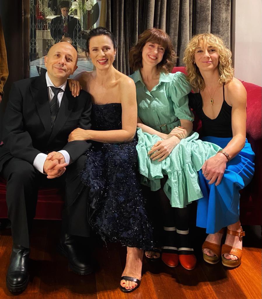 Irene Vallejo (@irenevalmore) on Twitter photo Ellos son fiesta, agua clara, espuma y luz. Gracias por unas horas inolvidables.
#LuisAlegre #AitanaSánchezGijón <a href="/martapoveda/">Marta Poveda</a> #TeoLucadamo
#Huesca Ellos son fiesta, agua clara, espuma y luz. Gracias por unas horas inolvidables.
#LuisAlegre #AitanaSánchezGijón <a href="/martapoveda/">Marta Poveda</a> #TeoLucadamo
#Huesca