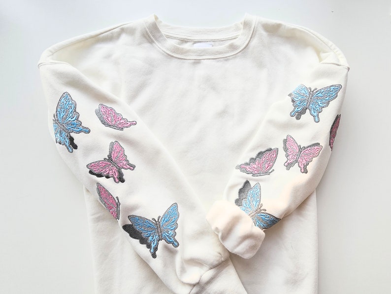 Shadow Butterfly
etsy.com/listing/148436… 

#machineembroiderydesign #machineembroidery #embroidery #embroiderydesign #machinebroderie #bordado #stickdatei #butterfly #wings #glitter #HTVvinyl #vinylembroidery #glitterembroidery #glitter #IThembroidery #InTheHoop #artapli #etsy