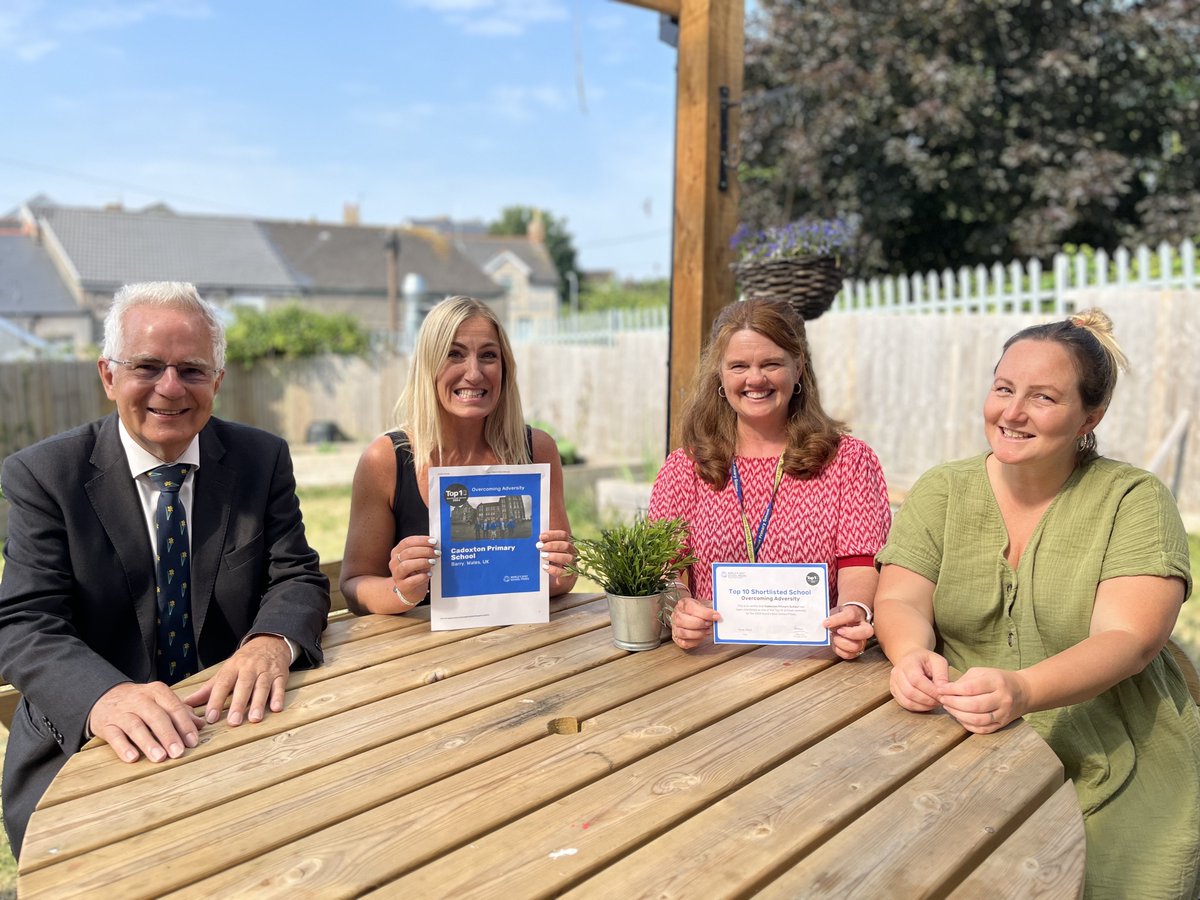 Proud and special moment celebrating being shortlisted TOP 10 SCHOOL IN TH WORLD for Overcoming Adversity with our Executive Head Teacher @jannehayward , Head of School @MiltonCadoxton and Governors - Megan and Dennis @BestSchoolPrize #strongschools #bestschoolprize #bestwecanbe