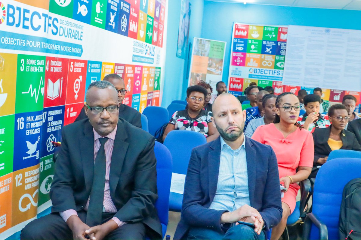 UN_Burundi's tweet photo. 📢 Journée Internationale contre le #HateSpeech.

Le Centre d’Information des Nations Unies @UN_Burundi 🇧🇮et le Conseil National de la Communication @CNC_BDI organisent un atelier médias sur la lutte contre la propagation en ligne📱 de la désinformation et les messages de haine. https://t.co/qUewN3nOpC