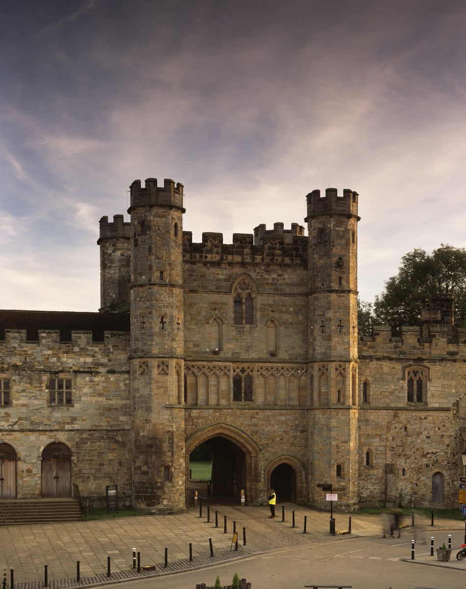 ToursInt's tweet photo. #OnThisDay in 1215, King John signed the Magna Carta  and agreed to a limitation on royal power. If your groups are looking for fascinating history tours, we promise you well-researched, bespoke itineraries and expert tour guides.https://t.co/JgVb6jDywt https://t.co/1Uu00OGHxU
