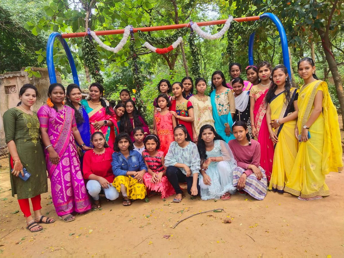 SevaRayagada's tweet photo. ସେବା ସମାଜ ରାୟଗଡ଼ା ଶିଶୁ ଯତ୍ନ ଅନୁଷ୍ଠାନ ରେ‌ ଓଡିଶାର ଗଣ ପର୍ବ ରଜ ପାଳନ
@DM_Rayagada 
@OSCPSODISHA 
@sevasamaj 
@MinistryWCD https://t.co/K7yKyikHXD