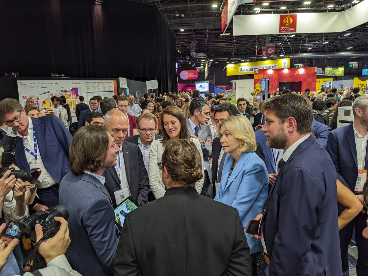 Réseau SATT (@reseausatt) on Twitter photo #VivaTech | Ce matin sur le stand <a href="/CNRS/">CNRS 🌍</a> & <a href="/ReseauSATT/">Réseau SATT</a> :
👉 Table ronde #Deeptech : les stratégies d'accompagnement vers le marché avec <a href="/CGuillemin_SATT/">Catherine GUILLEMIN</a> @mehdigmar_
👉 Visite de <a href="/vpecresse/">Valérie Pécresse</a> pour rencontrer les #startups boostées par les #SATT <a href="/WeLinQ1/">WeLinQ</a> & <a href="/spark_cleantech/">spark</a> 🚀 #VivaTech | Ce matin sur le stand <a href="/CNRS/">CNRS 🌍</a> & <a href="/ReseauSATT/">Réseau SATT</a> :
👉 Table ronde #Deeptech : les stratégies d'accompagnement vers le marché avec <a href="/CGuillemin_SATT/">Catherine GUILLEMIN</a> @mehdigmar_
👉 Visite de <a href="/vpecresse/">Valérie Pécresse</a> pour rencontrer les #startups boostées par les #SATT <a href="/WeLinQ1/">WeLinQ</a> & <a href="/spark_cleantech/">spark</a> 🚀