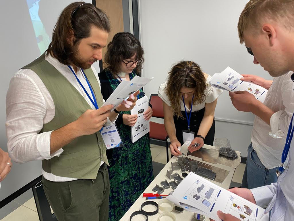 Miguel_Altuna's tweet image. Profesorado de #MiguelAltuna y Tknika está en Koaceli, (Türkiye), en la 3º reunión, trabajando junto con los  socios de #LCAMP_EU. 
Allí han trabajado, entre otras cosas, en la parte de Collaborative Learning Factory dirigida por Miguel Altuna.
lcamp.eu
#CoVes