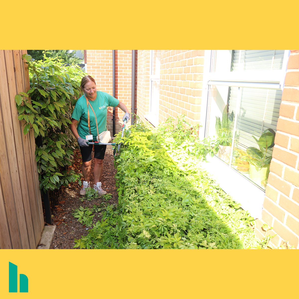 HS_Homes's tweet photo. Yesterday, the Summer Shine Squad were giving Lockwood Court some extra sparkle. Next week we'll be heading to Woodlands Park!
@WokinghamBC
#wokingham #berkshire #ourHS https://t.co/osVsgruVV2