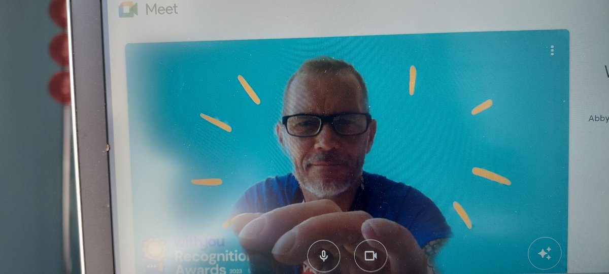 Ronnie Hart tweet media