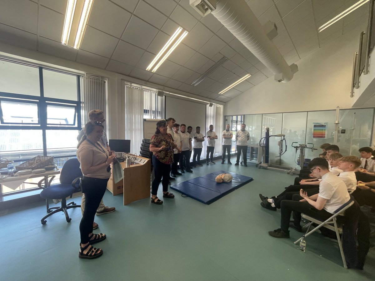 StephanieDunle2's tweet image. Kicking off our educational outreach for nursing as a career for all @UlsterUni @StudyAtUlster @NealFCook @ursula_chaney @seanamduggan @DebbieGoode5 @b_mcenteggart #ulsteruninurse