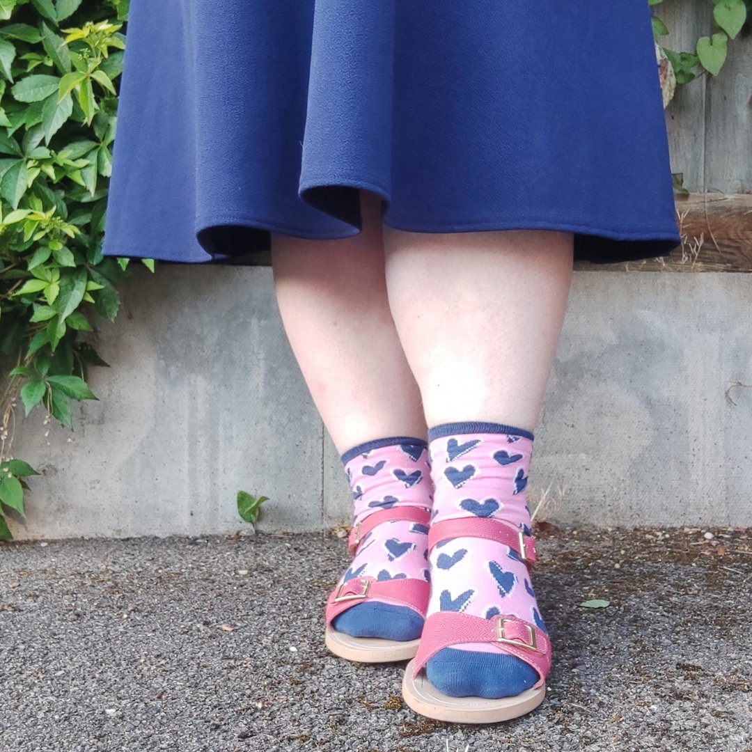 nikpopsy's tweet photo. If you remember your Dad wearing them in the 80s then you may shudder but I think this might just look cute and quirky.  Is it ever ok to wear socks and sandals? Yes or no, tweet your answer below.  #socksandsandals  #popsypretty #summerlook #twitterfashion #popsyclothing #mylook https://t.co/KcSFBkIYwK