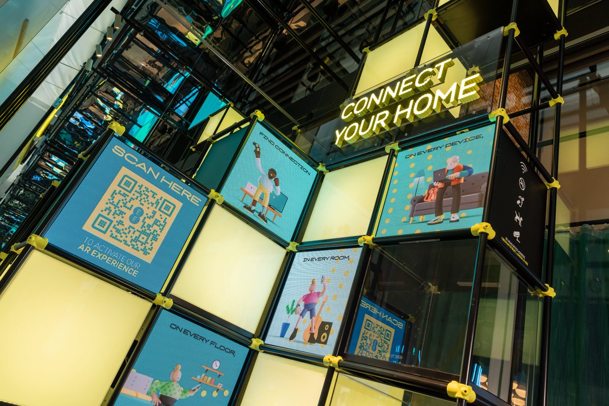 EE's tweet photo. Welcome to our new EE Studio store in Westfield London, White City.

Feel the power of our network while trying out the latest games and consoles in our gaming zone. Take a moment to reconnect in our serene digital spa. And get a taste of future living in the connected home area. https://t.co/7aLtx8Tiuv