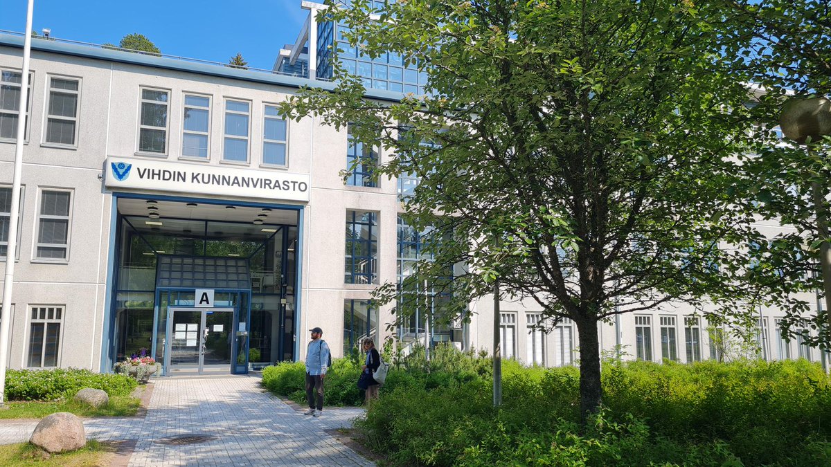 Eilen meidät otti lämpimästi vastaan Vihti, <a href="/petra_stahl/">Petra Ståhl</a> &amp; kaavoitustiimi🌞Keskustelussa mm. kylien kestävä kehittäminen, ekologiset yhteydet ja ilmastotavoitteet. Onnittelut kunnalle päätöksestä liittyä Luontoviisaat kunnat -verkostoon! #kuntakierros #kaavoitus <a href="/luontokunnat/">Luontokunnat</a>