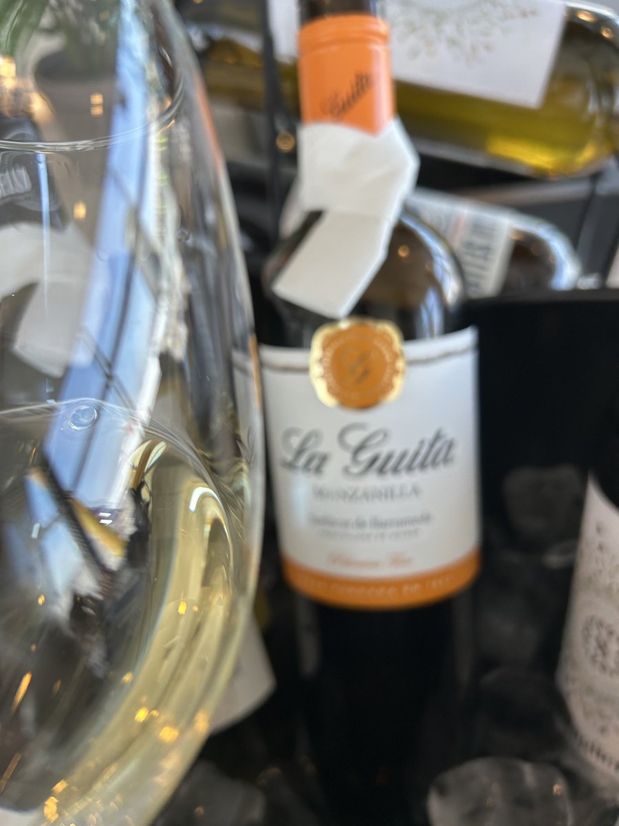 If there is an upside to Madrid Barajas airport it is surely that ⁦<a href="/Iberia_en/">Iberia_en</a>⁩ serves this fabulous Manzanilla.  #laguita #sherry