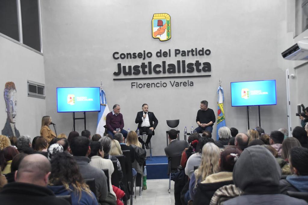 ArnaldoDMedina's tweet photo. Gracias al diputado nacional y presidente del Consejo del PJ Varela @PereyraJulio y al intendente y vicepresidente del Consejo del PJ Varela @Andreswatsonok por la participación.
 (Sigue) https://t.co/tDC6u23PuZ