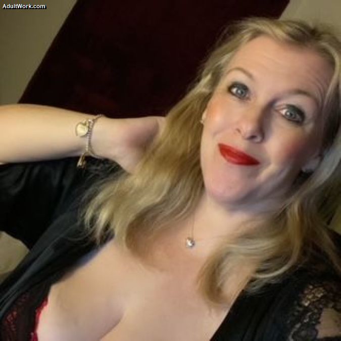 GoddessSkye's tweet photo. I am now available for #DirectChat &amp; Phone Chat Bookings via #AdultWork.com.  Come give me a call! https://t.co/S6JnZ8Bn2M https://t.co/YDdtFOV9Ul