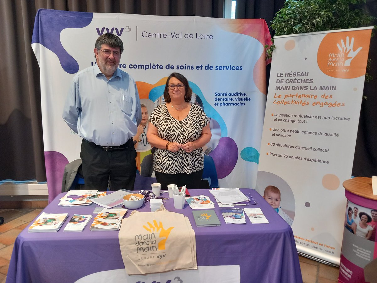VYV³ Centre-Val de Loire (@vyv3cvl) on Twitter photo Nous étions aujourd'hui au Salon des Maires de Châteauroux afin de présenter nos services de soins et d'accompagnement.
L'occasion de faire connaître la diversité de nos activités et recenser les besoins des élus. Nous étions aujourd'hui au Salon des Maires de Châteauroux afin de présenter nos services de soins et d'accompagnement.
L'occasion de faire connaître la diversité de nos activités et recenser les besoins des élus.
