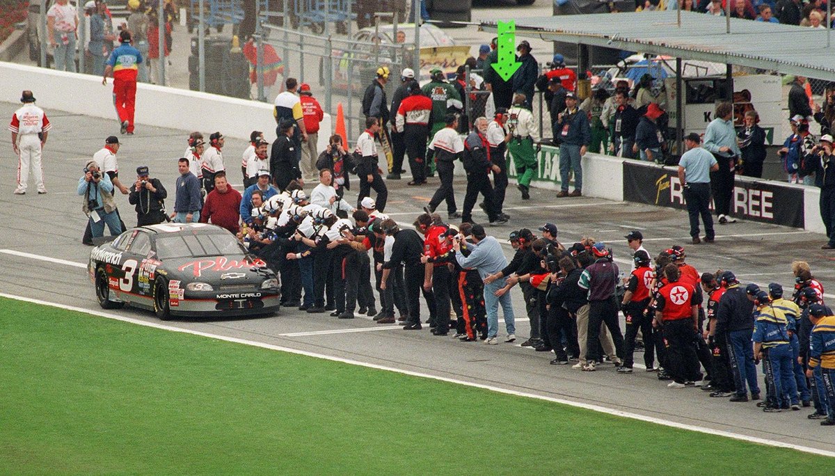 Anyways, Here's the entire nascar pitlane lining up to congratulate Dale after his Daytona500 win