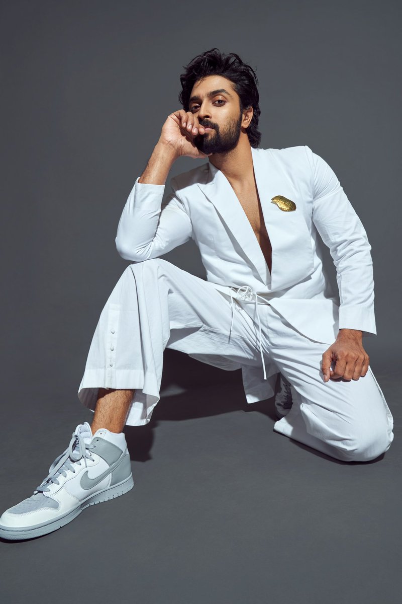 All white 🤍💫 Styled by @jukalker Outfit by @rishtabyarjunsaluja Styling team @pratimajukalkar Handmade brooch @rangeelagoa Makeup @sadhnasingh1 Hair @hairbyrajabali Photography @ishan.n.giri #fashion #star #style #white #love