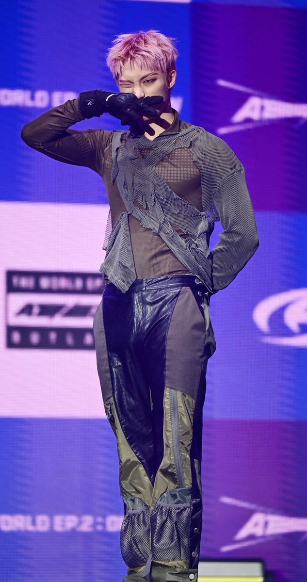1024updates's tweet photo. [📷] MINGI THE WORLD EP.2 : OUTLAW Comeback Showcase

#BOUNCY #OUTLAW #ATEEZ #에이티즈 https://t.co/Qvd1YD7asp