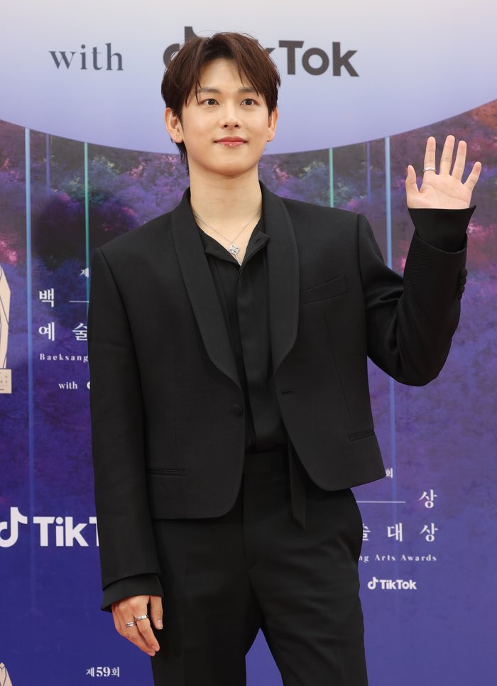 Yim Si Wan to reportedly join the cast line-up for Netflix ‘Squid Game 2’

To this, both his agency and Netflix said, it’s hard to confirm

Meanwhile, Lee Jung Jae and Lee Byung Hun have been confirmed to reappear on the series

Source: n.news.naver.com/entertain/arti…