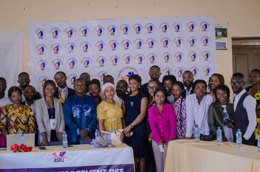 Asrjrdcongo's tweet photo. #Bukavu : Sous le #parrainage du @pnsa_SK @Asrjrdcongo a organisé une session de renforcement des capacités des #jeunes de ASRJ et des organisations des jeunes #partenaires sur les thématiques de la santé sexuelle et reproductive. https://t.co/9WxCS7Da6r