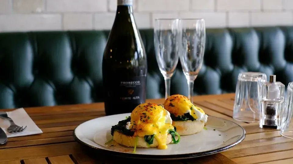 Think endless supplies of drink. Think delicious homecooked food. Think funky atmosphere. THE BEST BOTTOMLESS BRUNCH IN KENT* *Only in our opinion! Brunch &amp; Prosecco - what a perfect way to spend a weekend. 

buff.ly/3Hi228E