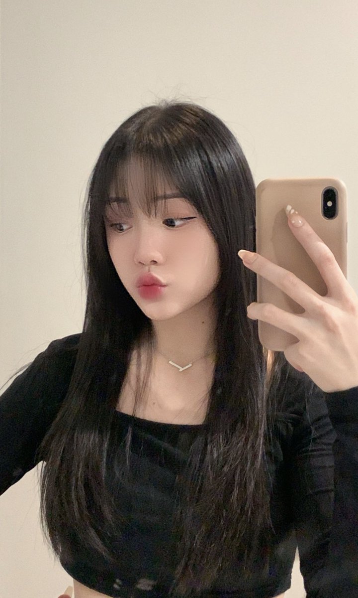 dearkeiwon's tweet photo. actually posting a picture this time instead of a video lol happy clue selca day loves! 🫶🏻

#Ciipher #싸이퍼 #ClueSelcaDay #27MonthsWith7Pher @RAIN_Ciipher https://t.co/LzCsxtVoX8