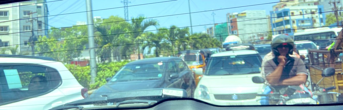 Phenomenal increase in traffic in Financial District/ ADP/ Nanakramguda/Old Mumbai Highway junctions for the past couple of days! Double the travel time! Is it me or anyone else experiencing this? #Hyderabad #WestHyderabad #FinancialDistrict #HyderabadTraffic