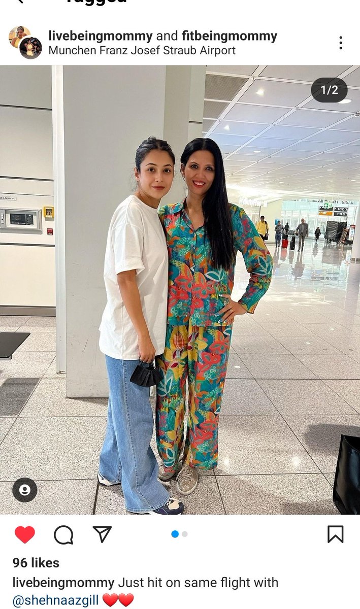 She met a fan at Munchen Airport, Germany. 

instagram.com/p/Ctf8OyOOdZw/…

#ShehnaazGill • @ishehnaaz_gill