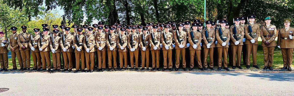 We would like to congratulate all of those who recently Passed Out of ATC Pirbright, including those achieving awards for Best Recruit, Shot, PT, Drill, and Endeavour! Welcome to the #SapperFamily! We wish you all the best for the future! 👏💪

#RoyalEngineers #Ubique #Tbt