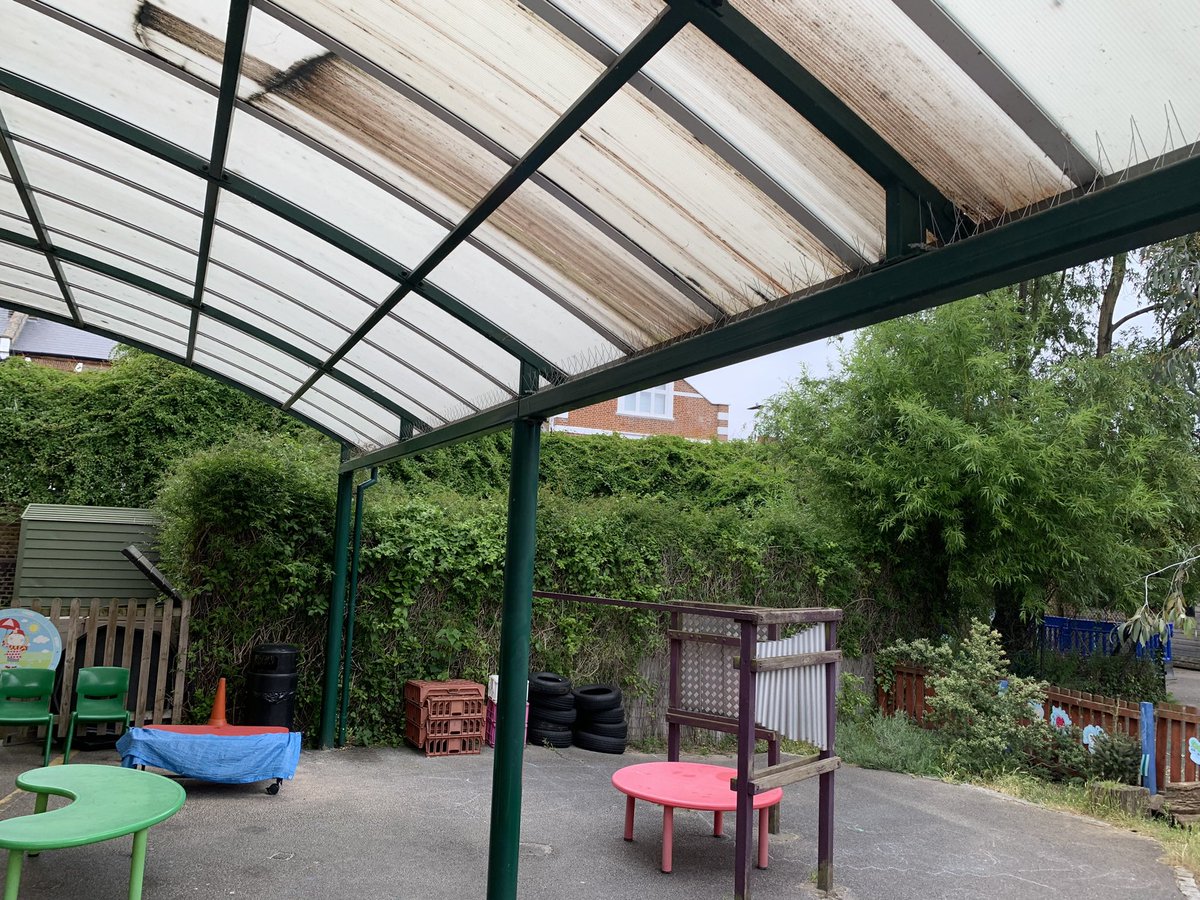 #FulhamPrimarySchool #pigeonspikes installed to ledge of exterior canopy #birdproofing #birdcontrol