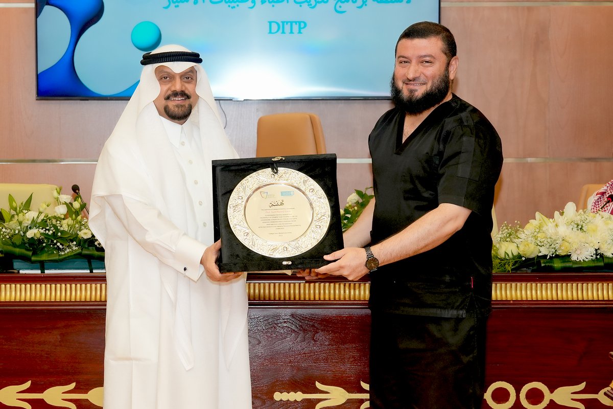 كلية طب الأسنان tweet media