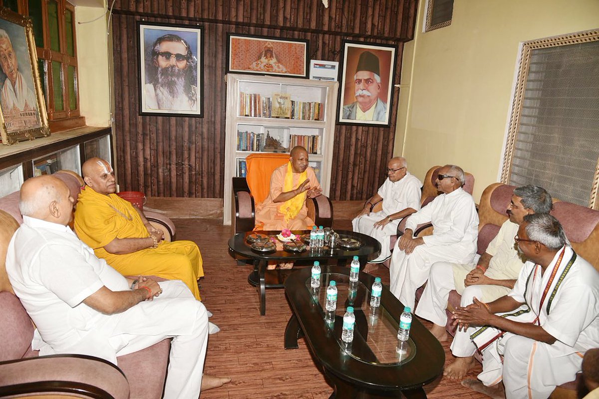 ChampatRaiVHP's tweet photo. उत्तरप्रदेश के मुख्यमंत्री श्री @myogiadityanath जी ने श्री रामजन्मभूमि पर प्रभु श्री रामलला के दर्शन कर मंदिर निर्माण कार्य का अवलोकन किया। 

मंदिर निर्माण के संबंध में व अयोध्या में चल रहे विकास कार्यों पर उनसे विस्तृत चर्चा भी हुई। https://t.co/7SC0McM0O8
