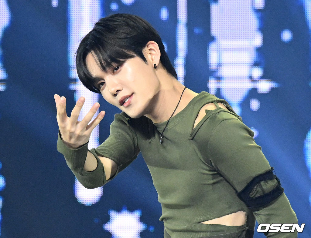 kshpictures's tweet photo. 📸 230614 SHOW CHAMPION

#SEUNGHUN #승훈 #CIX https://t.co/idnv1Nb5D7