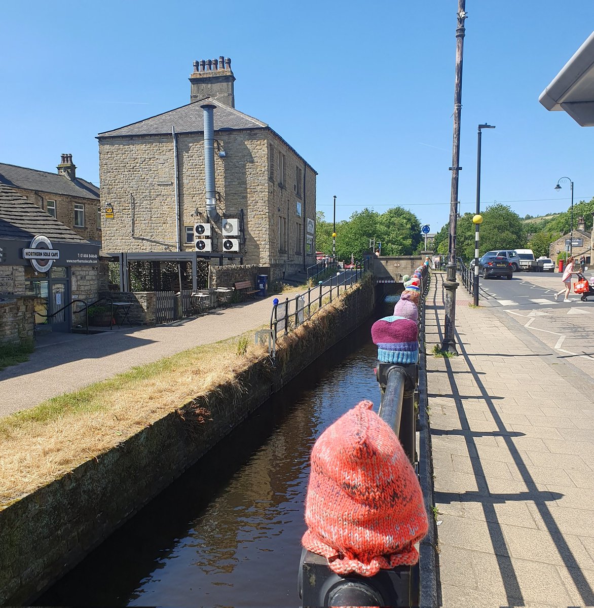 VHuddersfield's tweet image. It's too hot to wear bobble hats in #Slaithwaite #yarnbombing #Huddersfield #Kirklees
