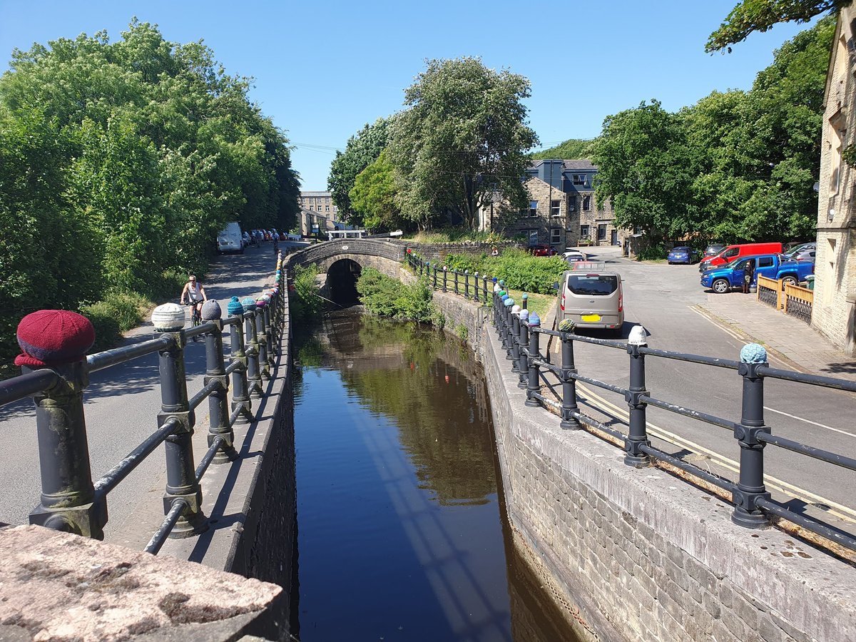 VHuddersfield's tweet image. It's too hot to wear bobble hats in #Slaithwaite #yarnbombing #Huddersfield #Kirklees