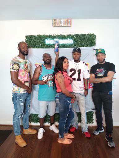 Fingerroll's tweet photo. Pause for the camera #studiopics #studio https://t.co/xiI1ge3luH