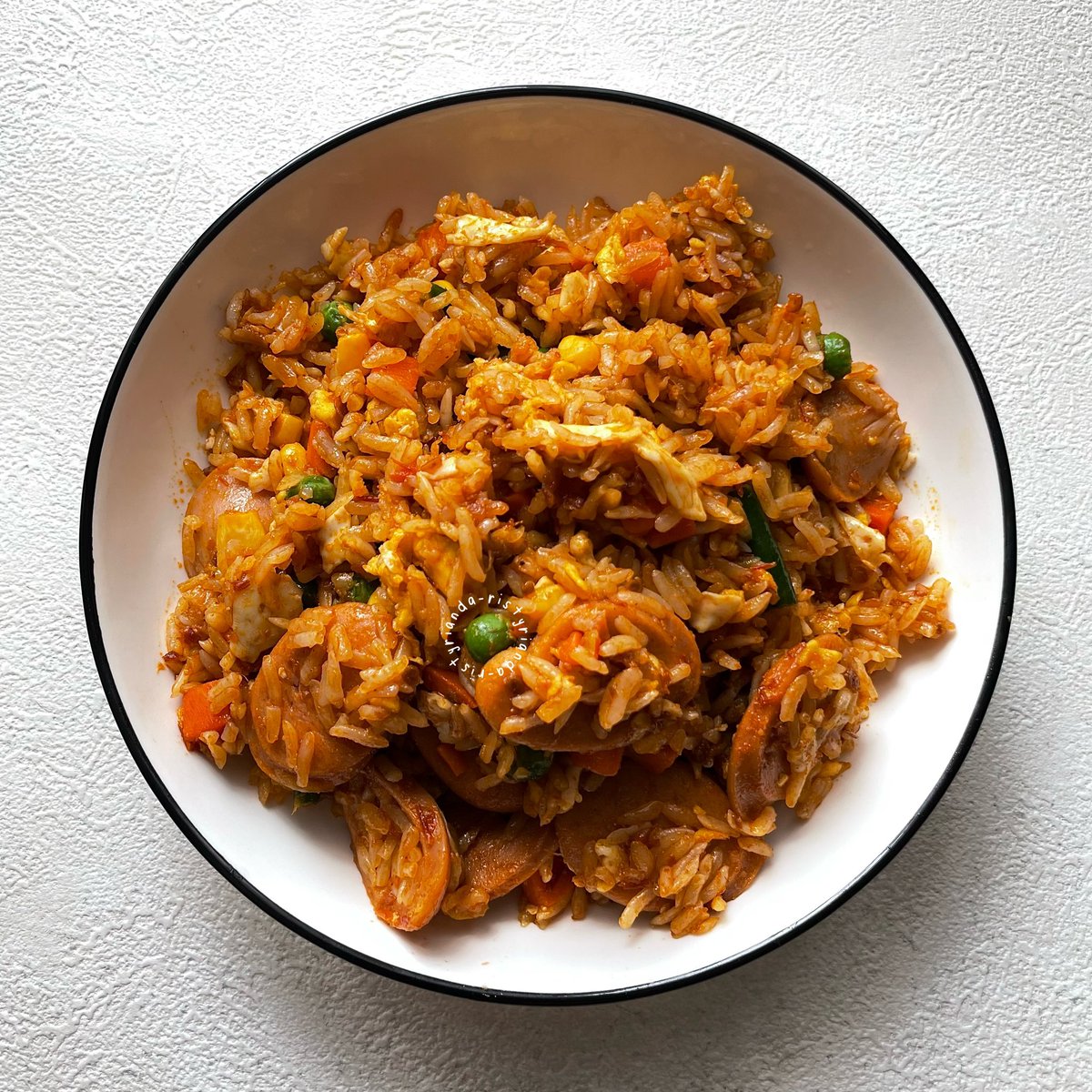 insecuristy's tweet photo. today bikin nasi goreng yang banyak di-request sama kalian 👩‍🍳

maaf ya agak lama baru bisa spill soalnya kemarin aku lupa pake bumbu instant yg mana (iya pake bumbu instant soalnya akulah si pemalas itu)

step n resep ada di next tweet ya~ https://t.co/dffOcahvLM