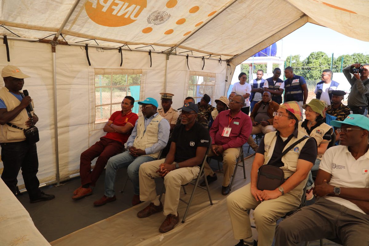 1/2

Visit of the #droneport in Bekily, Androy region in #GrandSud by @JapanEmb_Madaga, JICA & @UNMadagascar team, where @UNFPA dispatches #SRH commodities to hard-to-reach areas to ensure access for all to sexual & #ReproductiveHealth services & rights.

#LastMile #Delivery