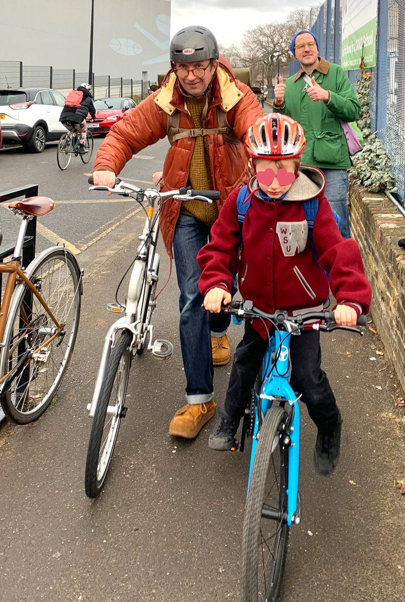 💥Dulwich Wood Cycle Squad💥

If you see these guys flying past you, with the wind in their hair and thighs of steel don’t get mad. Get a bike and join them! 

☀️Happy #CleanAirDay 

#CycletoSchool #cycling #familycycling