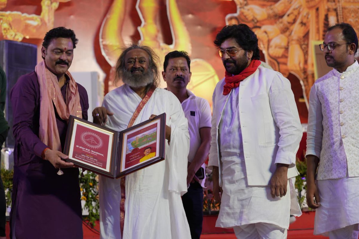 Gurudev Sri Sri Ravi Shankar tweet media