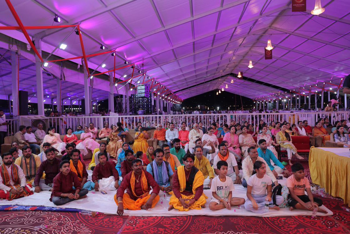 Gurudev Sri Sri Ravi Shankar tweet media