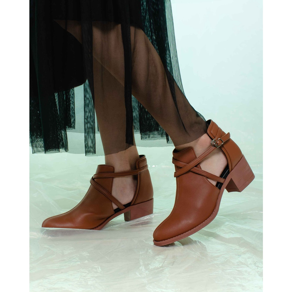 😍Nauka Boots Tan 💫

shope.ee/5V0mRvzC6K