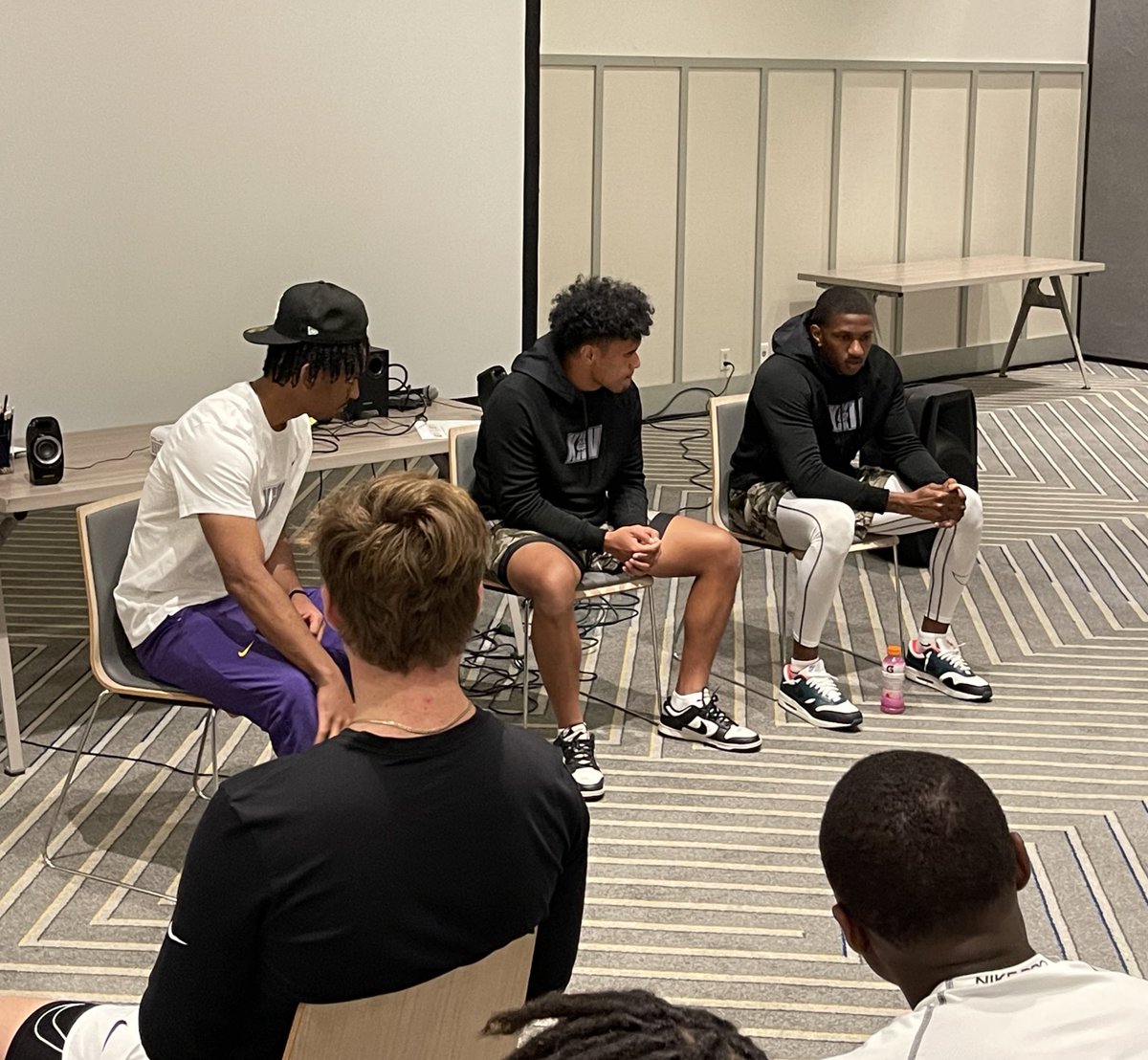 ‘Comfort is the killer of growth.’ Phenomenal advice from @themikepenix @JayD__5 & Taulia Tagovailoa to the @Elite11 QBs. Great perspective on being a college QB & being sure to enJOY their senior year in HS. #Connect #ChaseWhatMatters