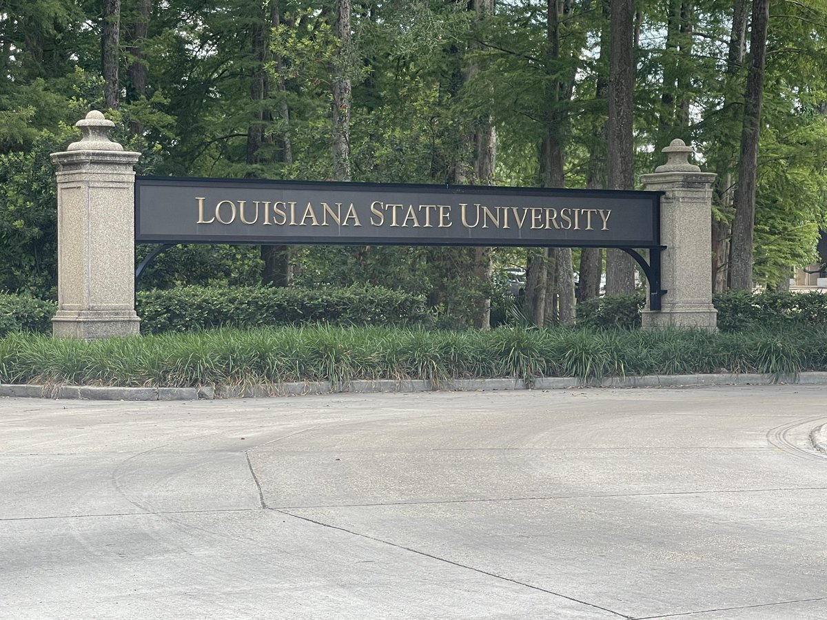 Today on the 15th of June I officially became a <a href="/LSU/">LSU</a> Tiger.  So proud to be wearing  Purple and Gold for life. Thanks to Team Anyse for all the prayers and support <a href="/theblacklsu/">Black Lsu</a> <a href="/LSUwbkb/">LSU Women's Basketball</a> <a href="/breezepreps/">Breeze Varsity</a> <a href="/Amandtastic/">Amanda Scurlock</a> Go Tigers!