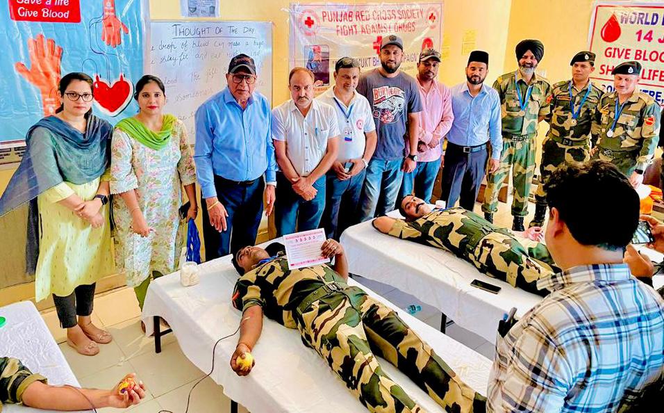 Saving Lives Together!❤️
Youth auxiliary of #Ahmadiyya Muslim Community #Qadian ,participated in a Blood Donation Camp.
Full of compassion, dedicated individuals stepped forward to donate blood, embodying the true spirit of humanity. 🇮🇳
#WorldBloodDonorDay #humanity #IndianArmy