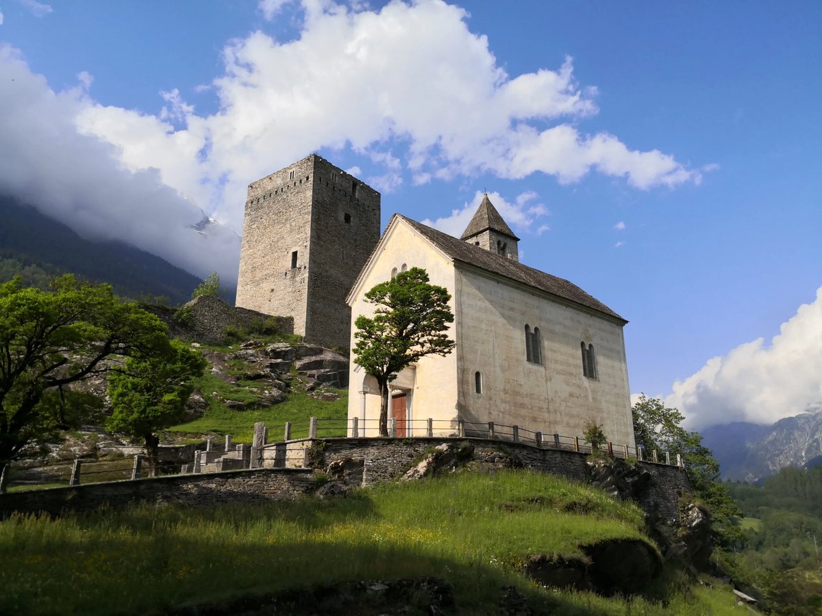 Nature and history in the wonderful Swiss Bregaglia valley. Find out on the blog: amareviaggiarescrivere.blogspot.com/2023/06/natura… Click on translation at the top left and choose the language. #nature #History #Swiss <a href="/MySwitzerland_e/">Switzerland</a> <a href="/MySwitzerland_i/">Svizzera Turismo</a>